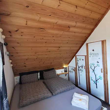 Mikael's Bed & * 桑讷菲尤尔