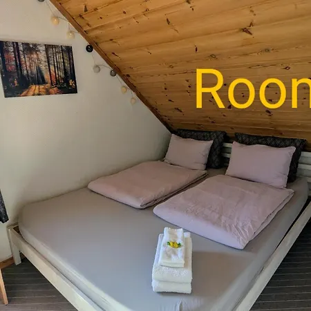 ホームステイ Mikael's Bed & サンネフヨル