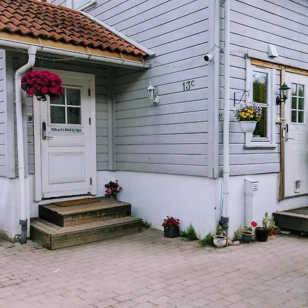 Mikael's Bed & ホームステイ サンネフヨル